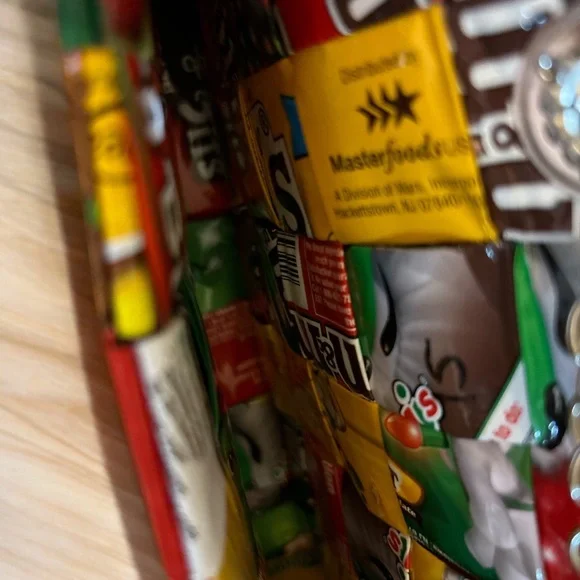 M&M’s wrapper bag with silver chain - Picture 4 of 7